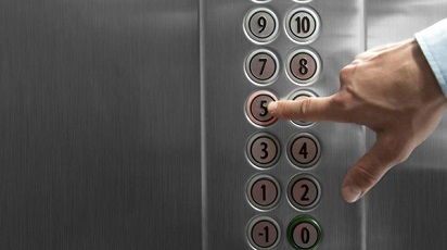 Tutorial Cara Naik Lift Buat Anda Yang Belum Tahu