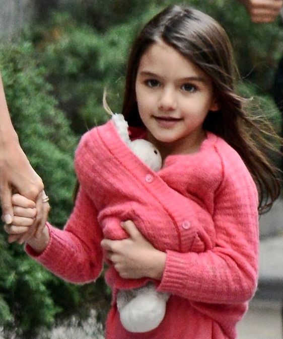 Suri Cruise, Si Cantik Yang Jadi Kontroversi