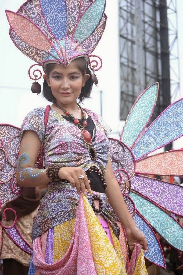 Cantik nya Batik Negeriku (Karnaval Batik Pekalongan 2013)