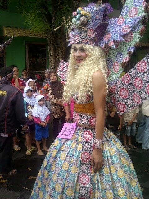 Cantik nya Batik Negeriku (Karnaval Batik Pekalongan 2013)