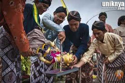 5 Mitos tentang Pesugihan Babi Ngepet 