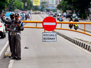 Nih Gan Jalur BusWay Anti-Terobos...Dijamin ga Bakal ada yg berani Nerobos!!!