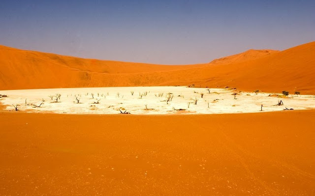 Lanskap Aneh Deadvlei Namibia