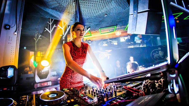 Top 10 DJ Wanita Paling Hot di Tahun 2015