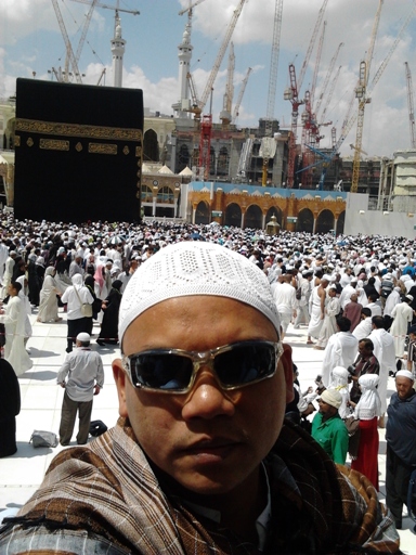 BOLEH GA SIH PAKE PAKAIAN BIASA DALEM MASJIDIL HARAM..??? INI PENAMPAKANNYA GAN.