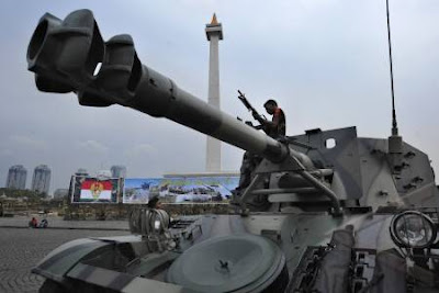 Pak jokowi : Jakarta akan bangun ruang kekuatan militer 2014