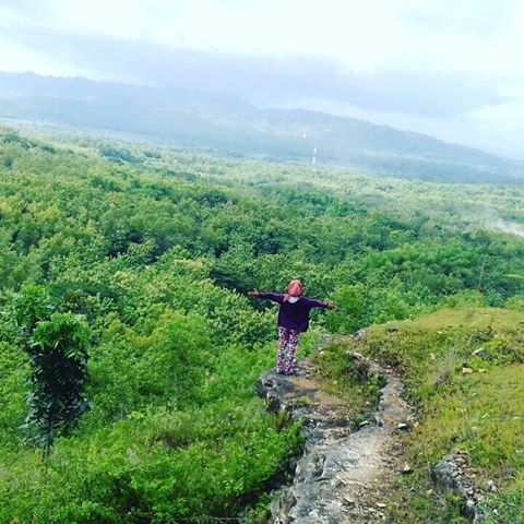 Wisata Alam Bukit Jonambang Baturetno Wonogiri