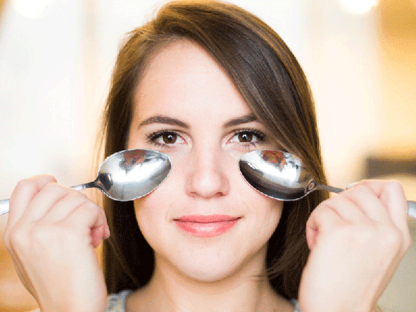 7 Cara Menghilangkan Kantong Mata