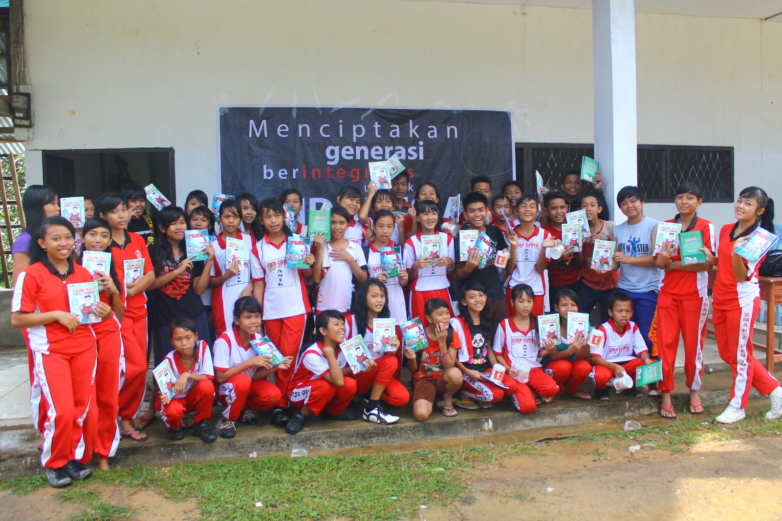Sebarkan Virus Antikorupsi di Pedalaman Kalimantan &#91;Hari Antikorupsi 2012&#93;