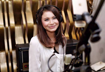 9 Artis Ini Tetap Cantik Dan Menawan Meski Hidungnya Pesek 