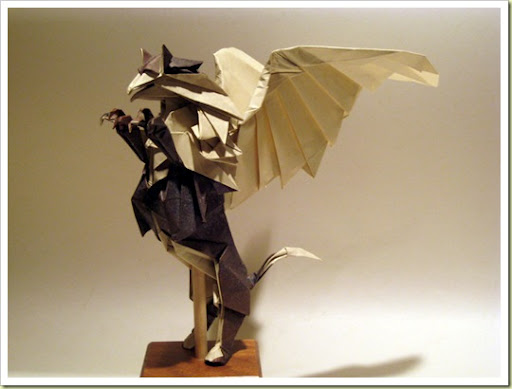 Buat yang seneng seni origami , check this out ! (g maks nyesel )