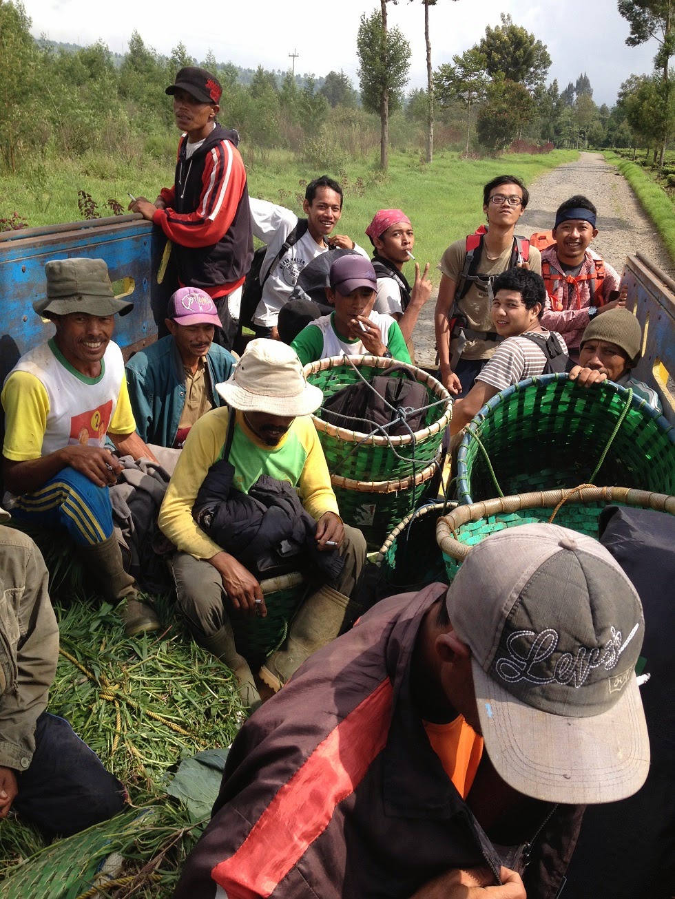 PAPANDAYAN VIA CISURUPAN - TURUN VIA CIBATARUA PANGALENGAN