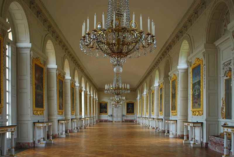 ini dia 7 Istana Terbesar di Dunia