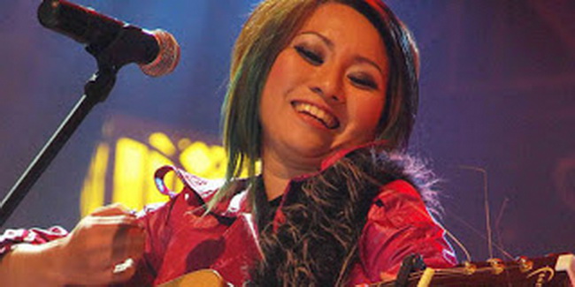 Gitaris Wanita di Indonesia