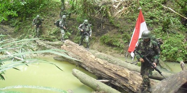 prajurit-tni-temukan-kampung-tersembunyi-di-papua