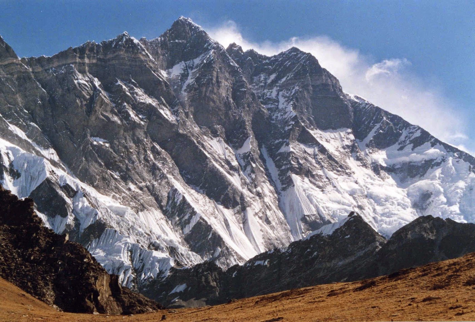 14 Gunung Paling Mematikan Didunia