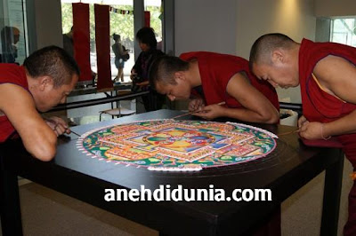 &#91;HOT INFO..!!&#93; Seni Lukis Pasir Biksu Tibet Paling Rumit Di Dunia