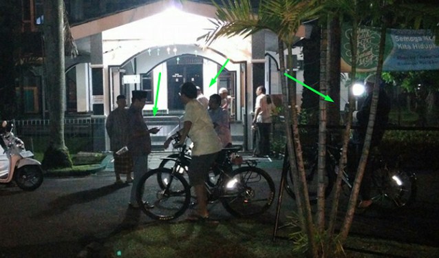 Masjid ini Tiba-Tiba Ramai di Datangi Pemuda Tak Di Kenal, Ada apa sih