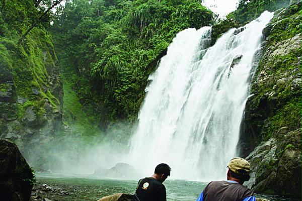 Menjelajah 7 Gunung Terindah di Indonesia Tercinta