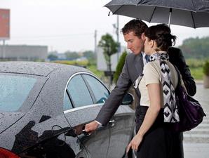 Kenali Kode Keras Pria Jika Naksir Wanita