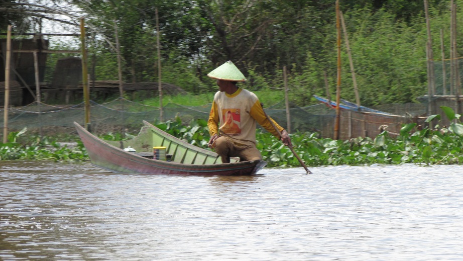 Coba buka vietnam. Лодка Меконг. Mekong River. Плавучие рынки лодкк одна. La gi Vietnam.