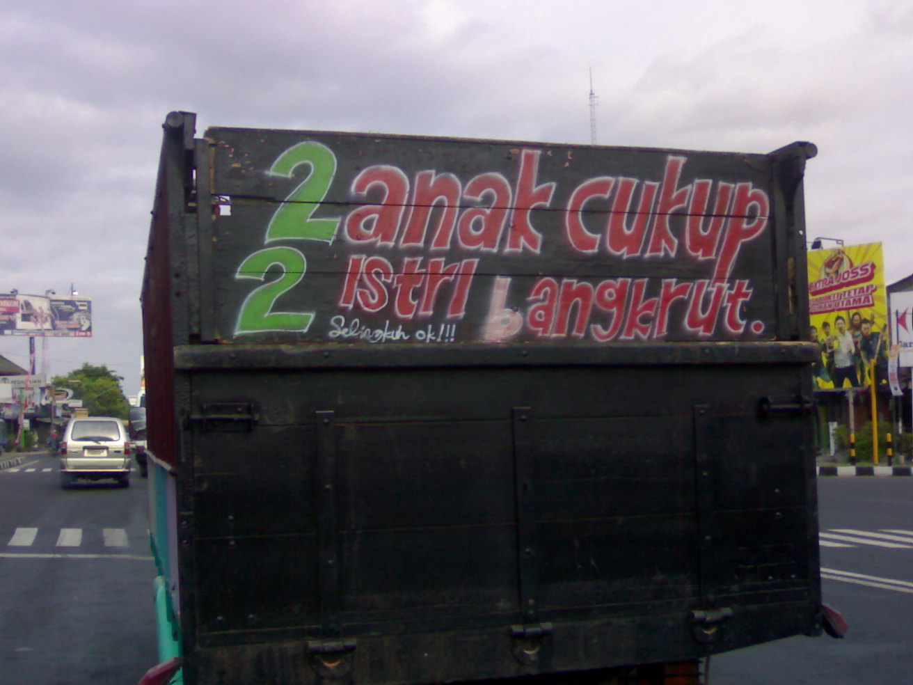 cuting-sticker-anti-mainstream-wow