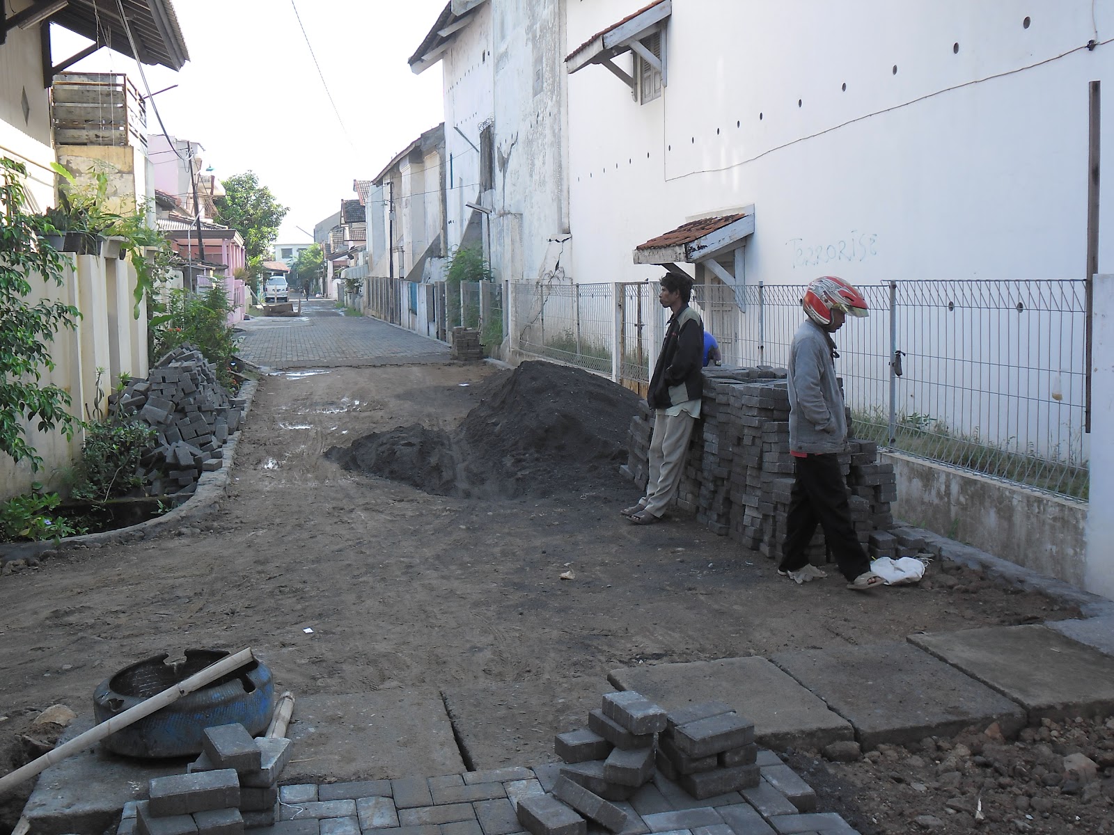 KENAPA SEMUA JALANAN DIPAVING? GW GAK BISA SPATU RODAAN DLL &#91;MAD&#93;