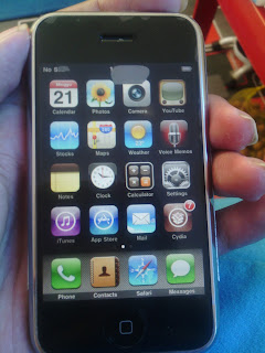 JUAL MURAH: iPhone 2G 8GB Batangan + Kabel Data (Softbrick)