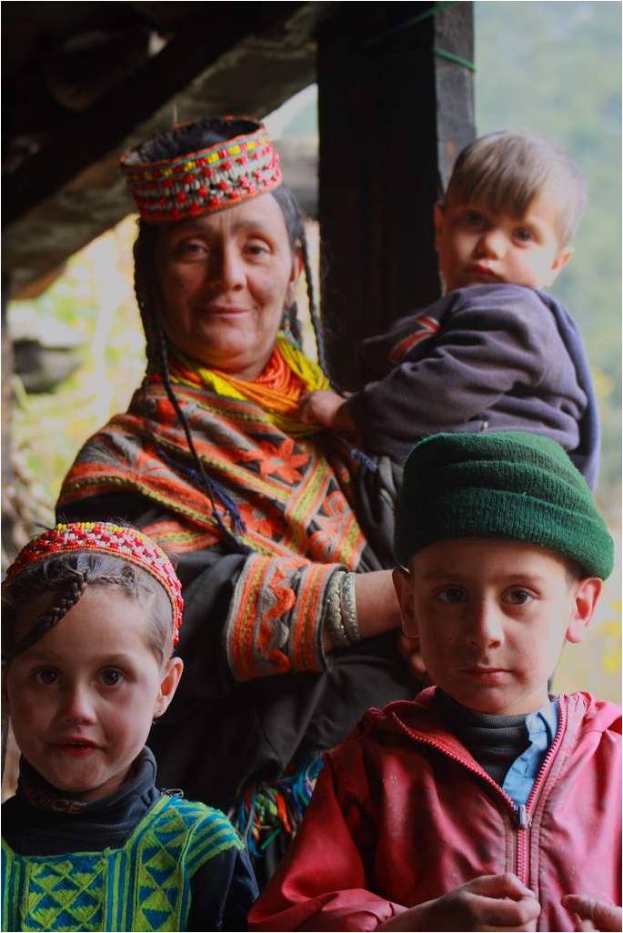 THE KALASH - SUKU BERKULIT PUTIH DARI PAKISTAN