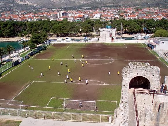 Lapangan-Lapangan Olahraga Unik di Dunia