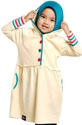 4 tips berbusana muslim untuk anak-anak dan dewasa, bisa bikin nyaman loh