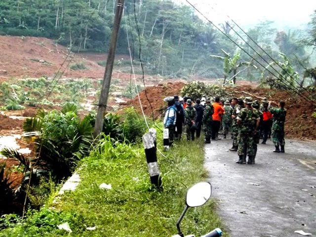 3 Kisah Heroik Bencana Longsor Banjarnegara