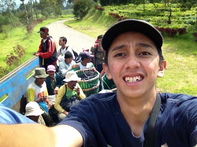 PAPANDAYAN VIA CISURUPAN - TURUN VIA CIBATARUA PANGALENGAN