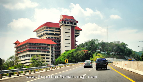 HEBOH PICTURE GEDUNG SEMARANG MENJULANG TINGGI GAN !!