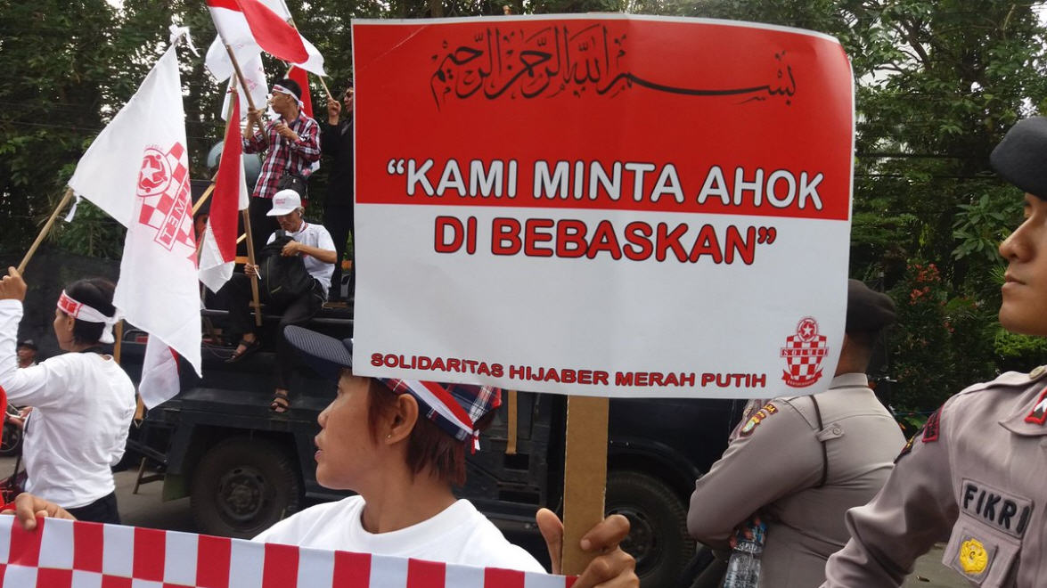 sidang-ahok-sepi-demonstran-pedagang-asongan-mengeluh