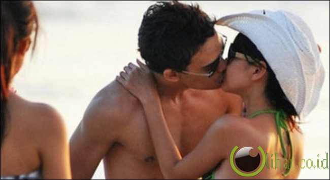 Diantara Para Artis Ini, Siapa Yang Ciumannya Paling Hot ! [+foto]