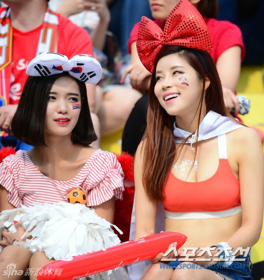 Aksi Para Suporter Cantik &amp; Seksi Korea Selatan Di Stadion Piala Dunia 2014