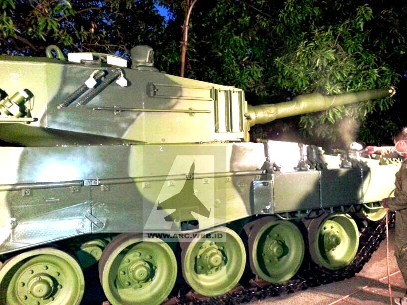 &#91;FOTO&#93; Proses Pengecatan Leopard TNI!