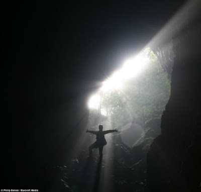Gua Alami Terindah ini Ada di Papua