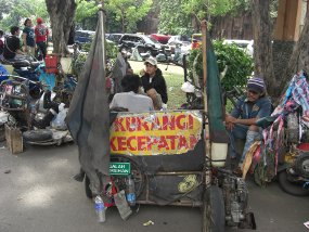 Mengapa orang yang bermotor vespa jarang ditilang