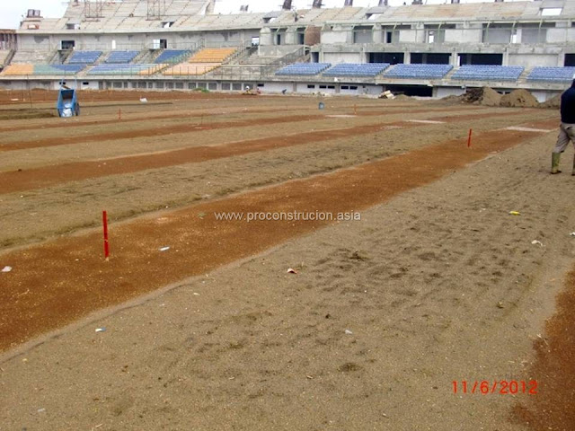 &#91;Proses&#93; Pekerjaan Rumput Lapangan Sepakbola Stadion Gedebage Kota Bandung