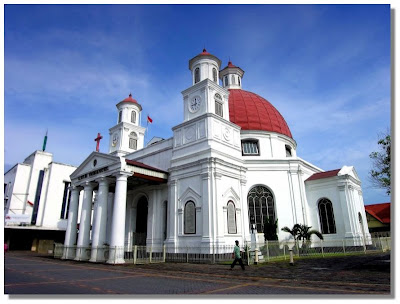 Gereja Unik Berdesain Candi &#91;INDONESIA&#93;