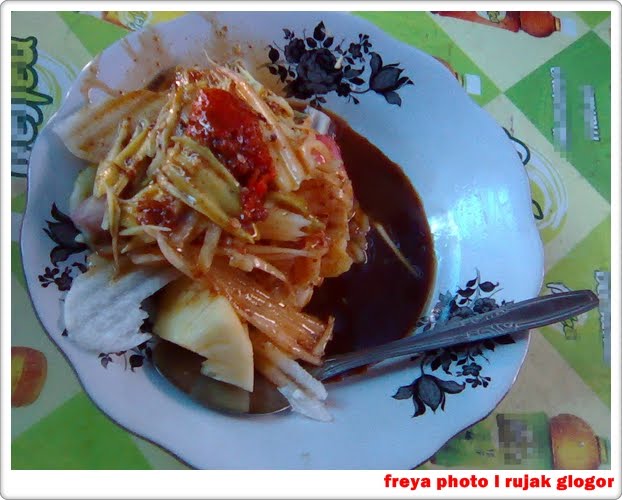 Berbagai Jenis Rujak Indonesia