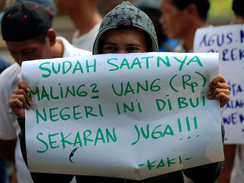 "SEPUTAR STATUS TERSANGKA ANAS & MANUVER NAZZARUDIN"