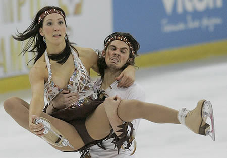 Foto Peristiwa Memalukan (kecelakaan) Pada Olah Raga Ice-Skating