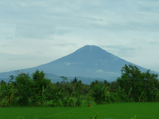 5 Gunung tertinggi di indonesia