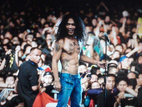 Yang belum tau Sejarahnya band legendaris indonesia masukk!!