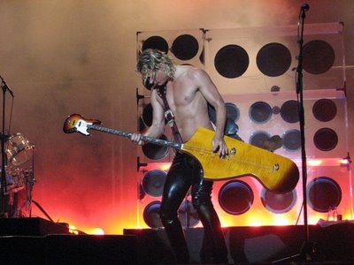 Kumpulan Gitar-Gitar Keren dan Unik di Dunia (PIC++)