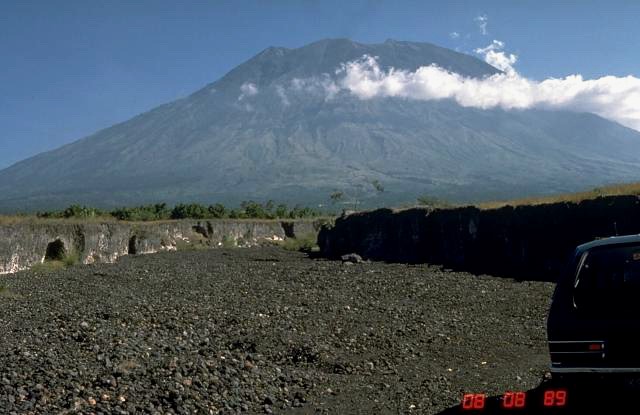 INI DIA 25 GUNUNG BERAPI DI INDONESIA