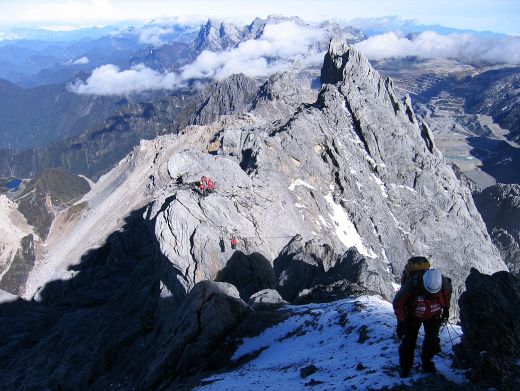 10 Puncak Gunung Tercantik di Indonesia